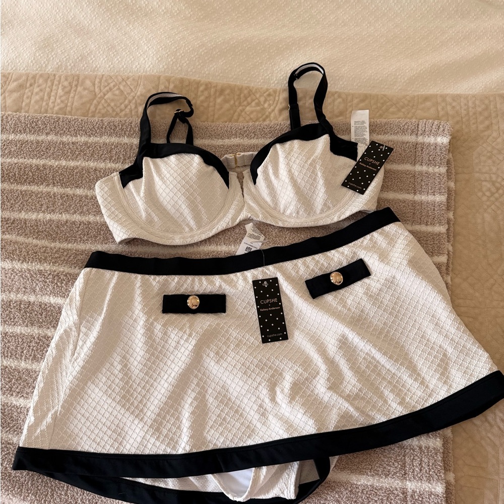 Cupshe Black and White Polka Dot Tag BEST SELLER HARD TO FIND - Picture 3 of 9